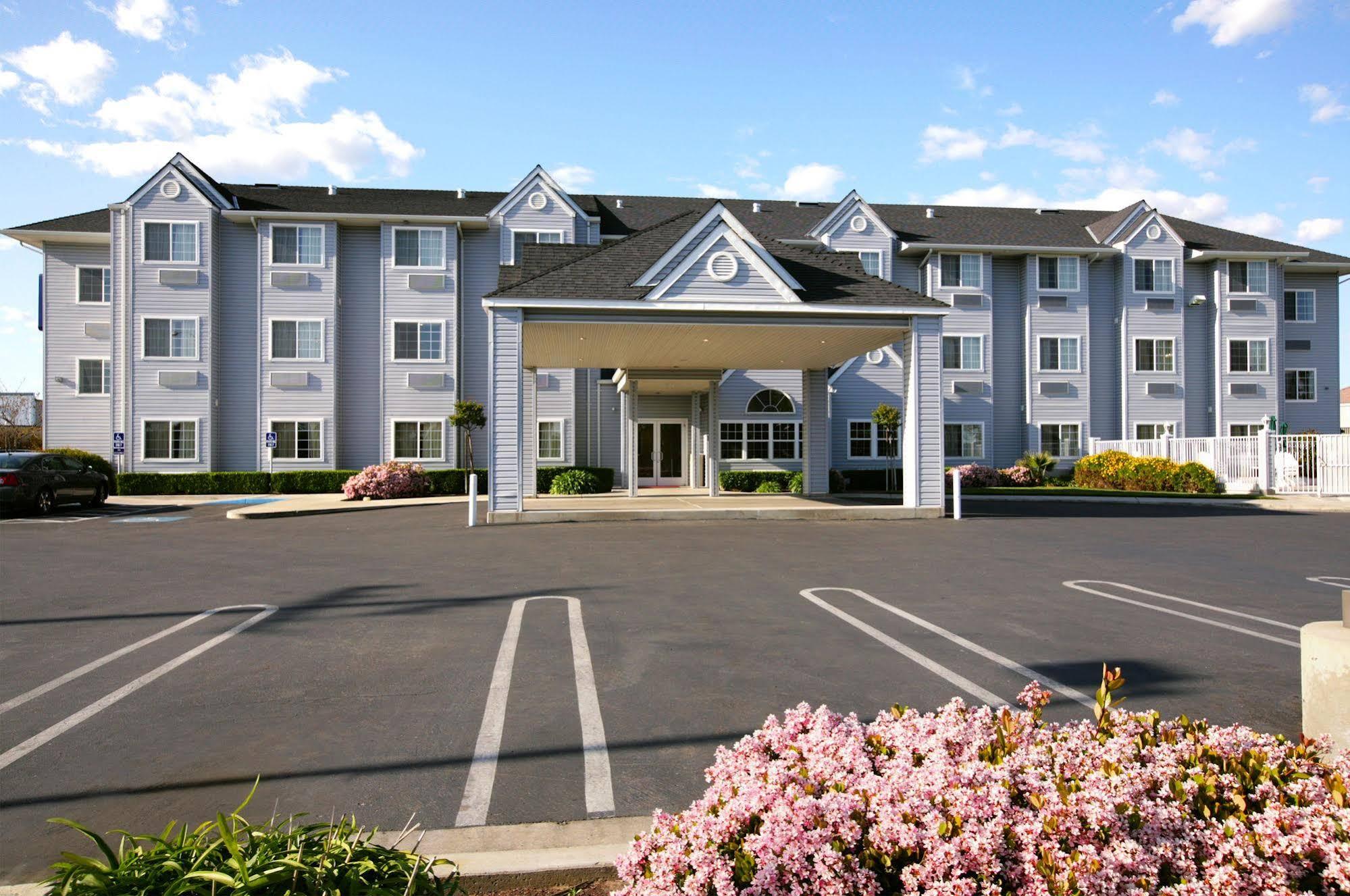 Microtel Inn & Suites Modesto Ceres Buitenkant foto